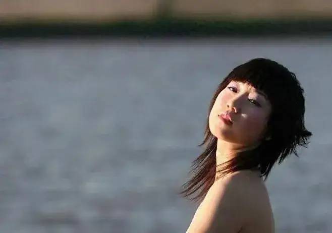 “人体模特”张筱雨，出道一年拍21套人体写真，38岁仍单身未婚
